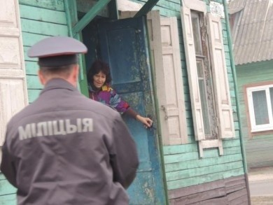 В рамках акции «Дом без насилия» сотрудники УВД Бобруйского горисполкома навестили семейных скандалистов