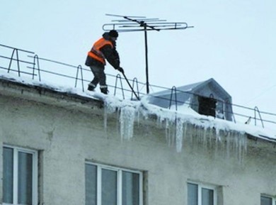 О соблюдении мер безопасности при работе на высоте и открытом воздухе в зимний период