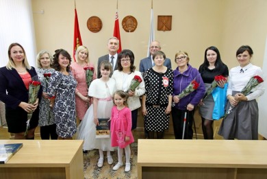 В День матери в администрации Ленинского района чествовали дорогих женщин