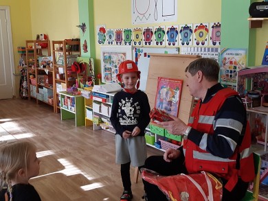 В детских садах города и района проходят обучающие мероприятия с работниками МЧС