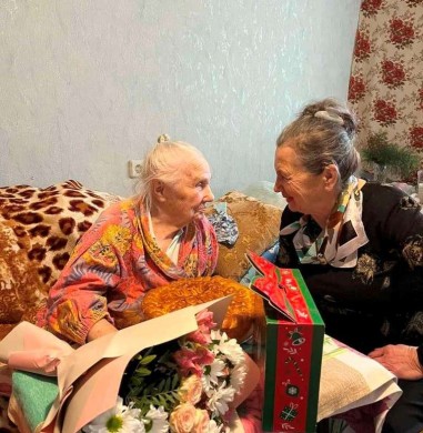ОАО «ФанДОК» поздравили с 105-летием ветерана труда Полякову Екатерину  Захаровну
