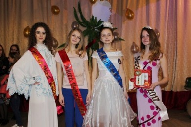 Бобруйские старшеклассницы сразились за титул «Мисс весна»