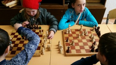 На шахматном турнире «Дедушка и я - дружная семья» встретились два поколения