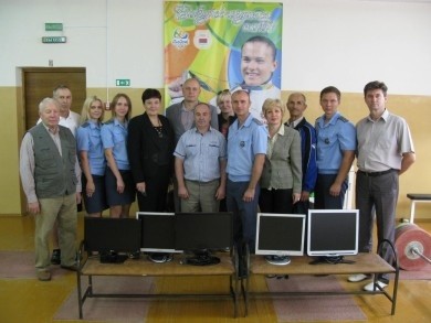 Компьютерную технику Бобруйскому училищу олимпийского резерва подарили сотрудники Могилевской таможни