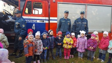 Пожарная машина в гостях у ребят  ГУО «Ясли-сад № 30 г.  Бобруйска»