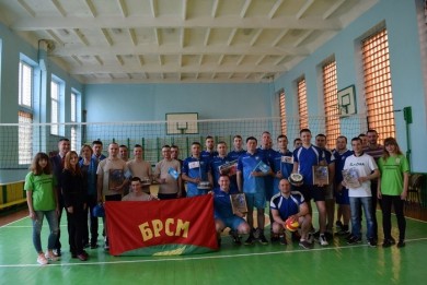 В Ленинском районе прошел районный турнир по волейболу