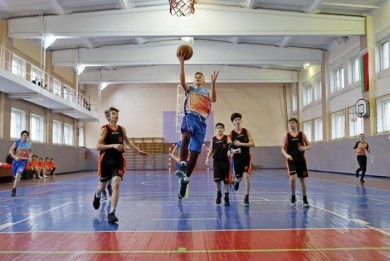 В Бобруйске соревнуются юные баскетболисты страны