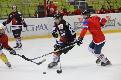 Хоккейный сезон в Бобруйске закрыт. Со счетом 5:7 победила дружба