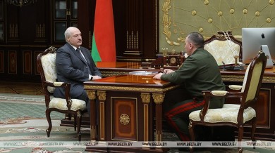 О ситуации в армии, деструктивных силах и патриотизме - Лукашенко принял с докладом министра обороны