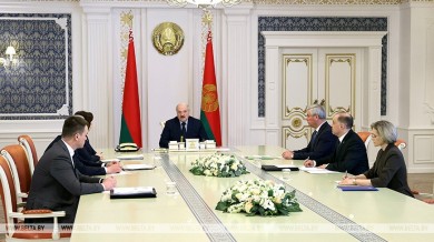 Лукашенко о своей формуле в партийном строительстве: не с левыми, не с правыми - с народом