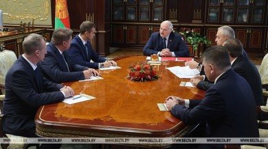 Быть преданными своему народу и государству – Лукашенко обозначил главные качества управленцев
