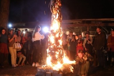 “Арт-Жыжаль” вновь покорил бобруйчан огненным обжиг-шоу в Вербках