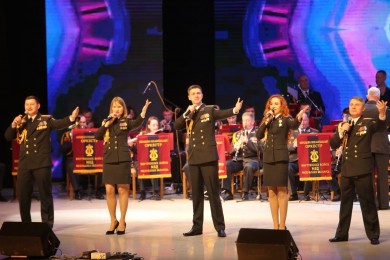 Концерт образцово-показательного оркестра и ансамбля песни и танца внутренних войск МВД состоялся в Бобруйске