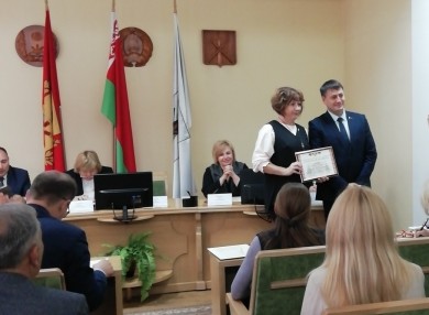 Глава администрации Ленинского района г. Бобруйска вручил почётные грамоты