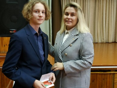 В ГУО "Средняя школа №1 г.Бобруйска" состоялось торжественное вручение молодежных билетов БРСМ