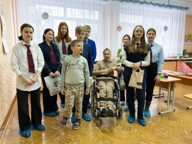 10 января 2023 года актив первичной организации ОО "БРСМ" ГУО "Гимназия №3 г.Бобруйска" принял участие в районной благотворительной акции "Чудеса на Рождество"