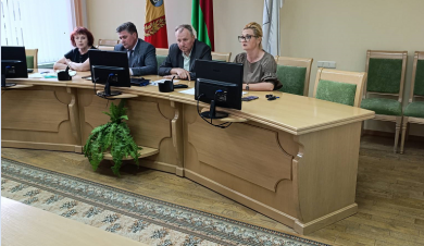 В зале заседаний администрации Ленинского района 24 апреля 2025 г. прошли публичные слушания.