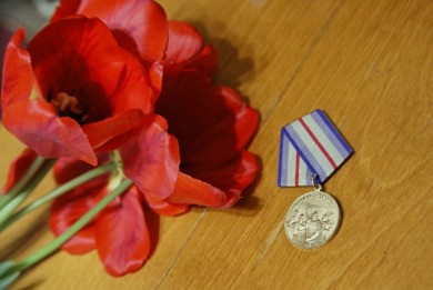 Поздравление ветеранов на дому в преддверии празднования 78-й годовщины Победы в Великой Отечественной войне