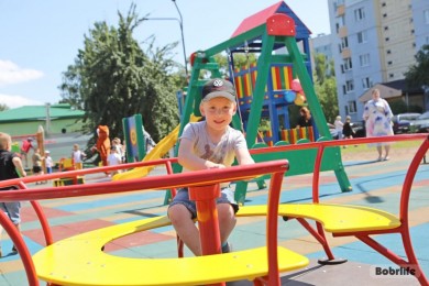 На улице Парковая прошло открытие еще одной игровой площадки для детей