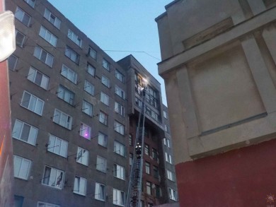 Ночью подразделения МЧС работали по сообщению о пожаре в общежитии в Бобруйске