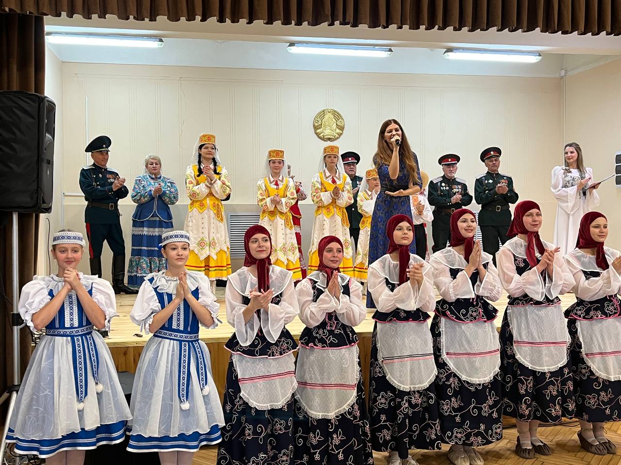17 сентября в актовом зале ОАО «Красный пищевик» прошёл праздничный концерт, посвящённый Дню народного единства 
