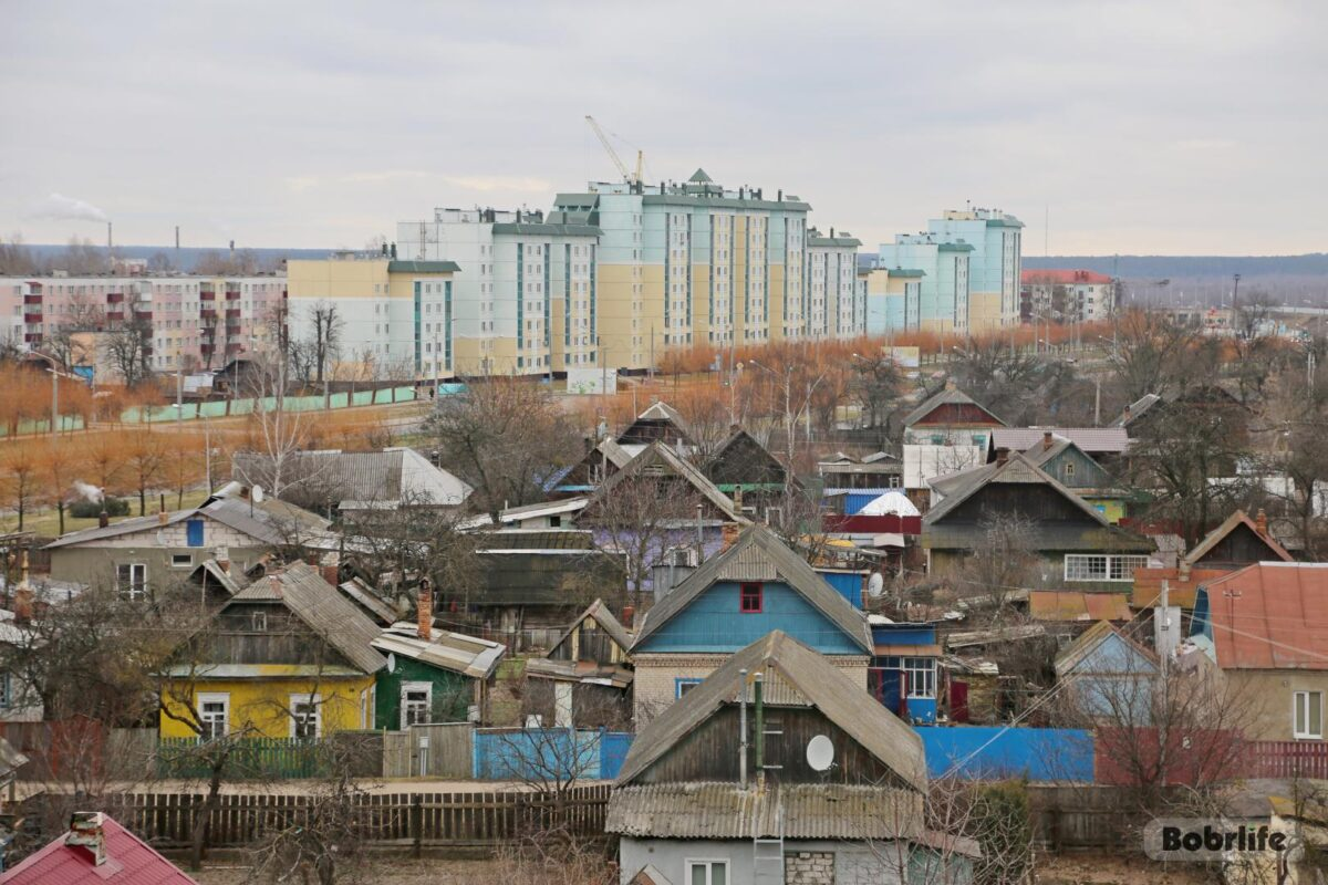О пустующих домах, участках и бесхозных авто в Бобруйске: 17 октября состоится горячая линия