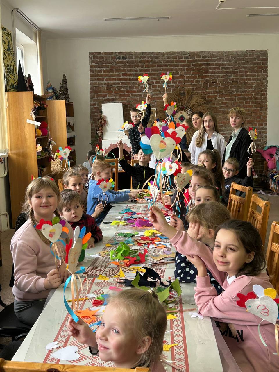 В УК "Центр досуга и творчества г. Бобруйска" состоялся увлекательный мастер-класс по изготовлению из фетра «Петушок». 