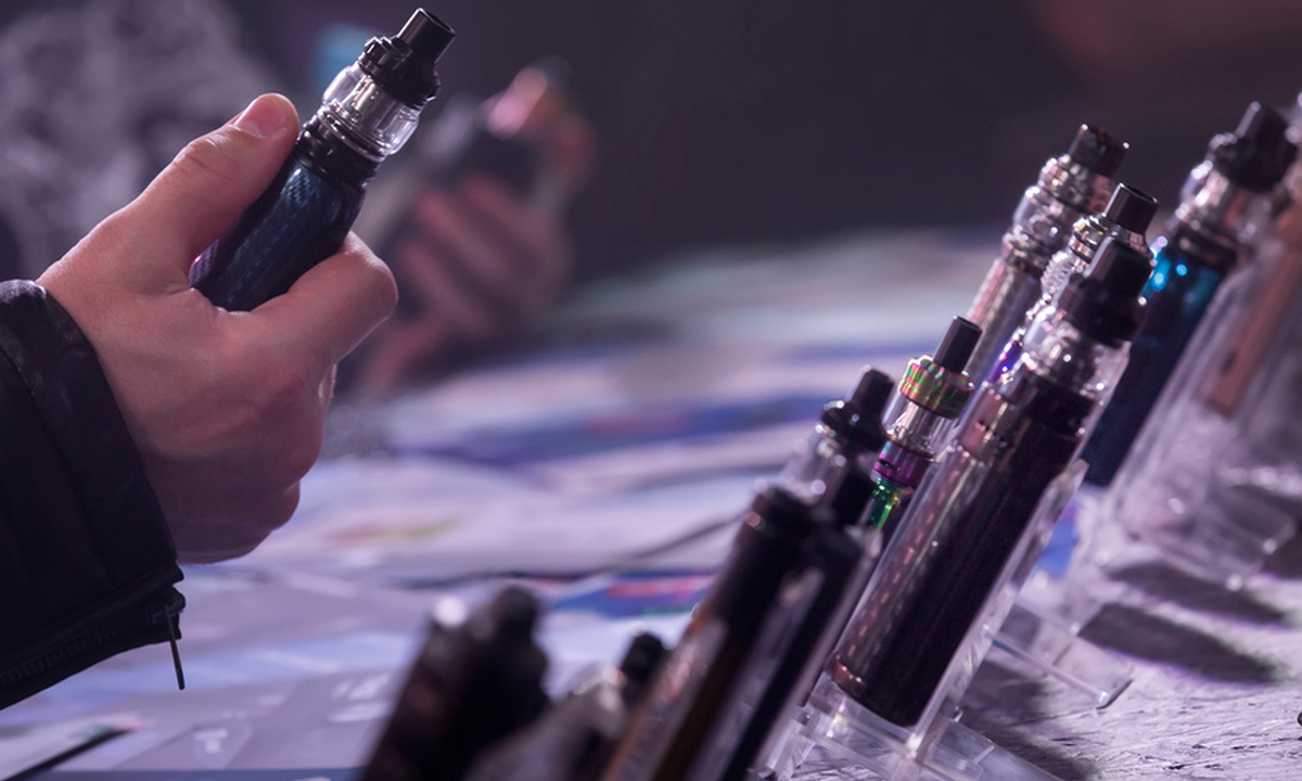 В Беларуси могут ввести уголовную ответственность за продажу вейпов несовершеннолетним