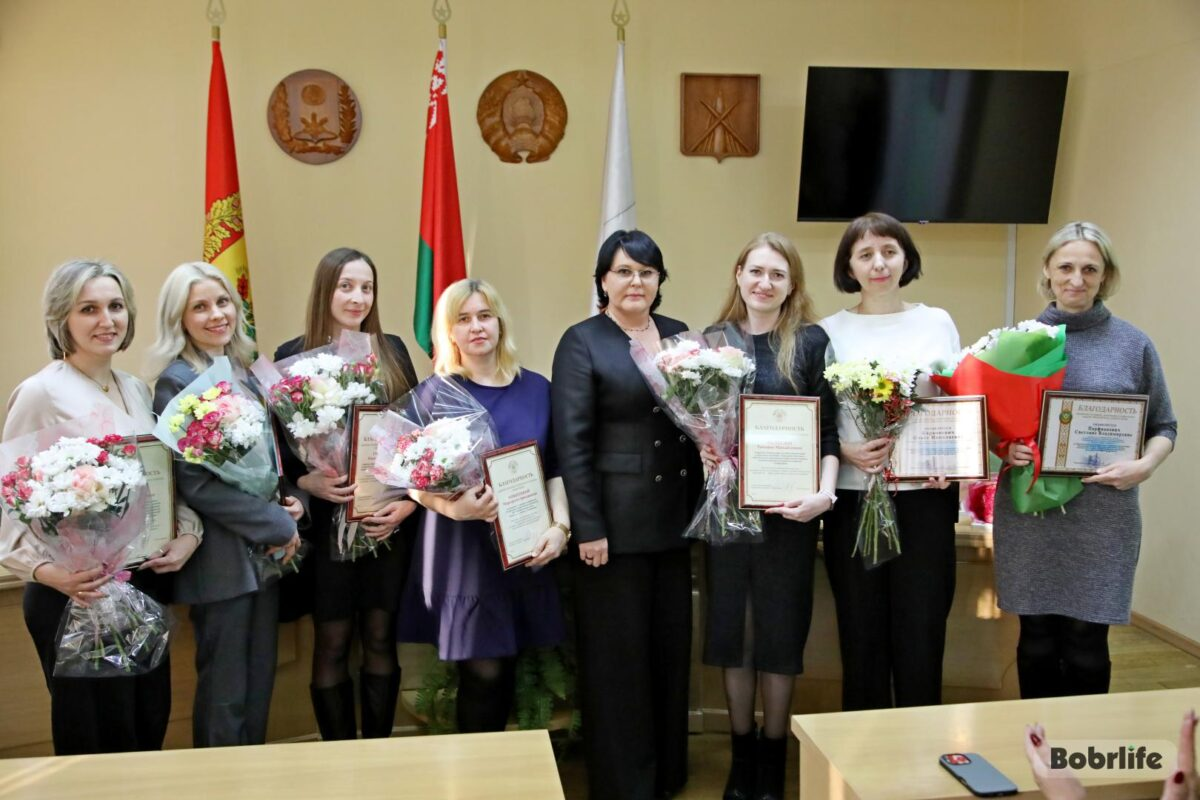 От сердца к сердцу. В Ленинской администрации Бобруйска с профессиональным праздником поздравили работников социальной защиты