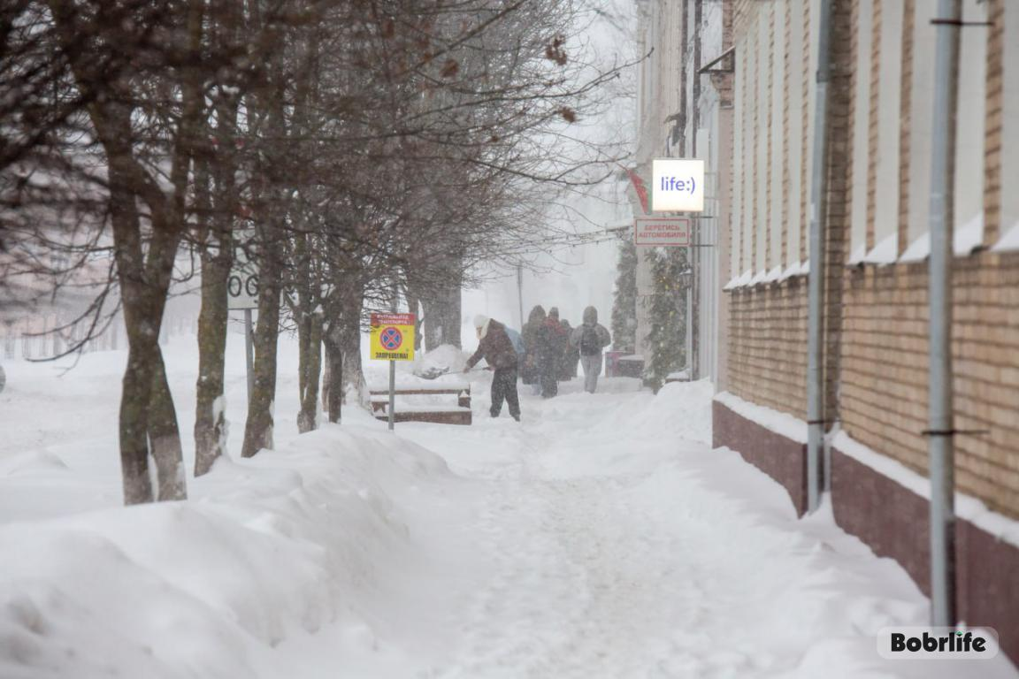Циклон «Улли» в Бобруйске: один день после снежной битвы