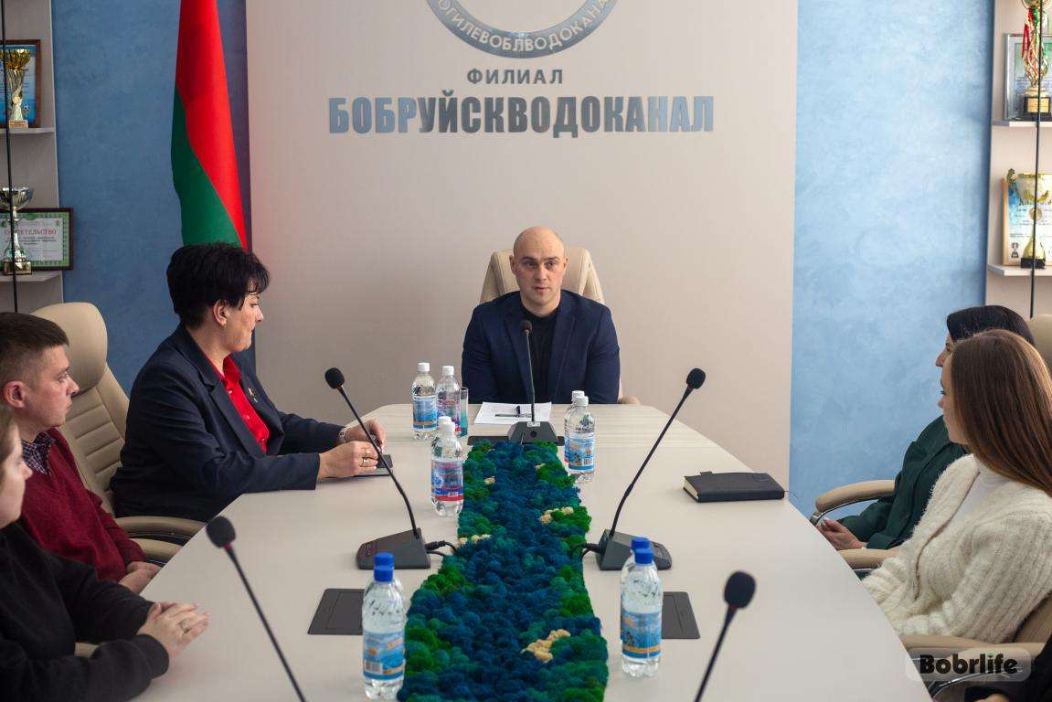 Акцент на развитии сильного государства. Делегат ВНС Дмитрий Мозоль встретился с трудовым коллективом филиала «Бобруйскводоканал»