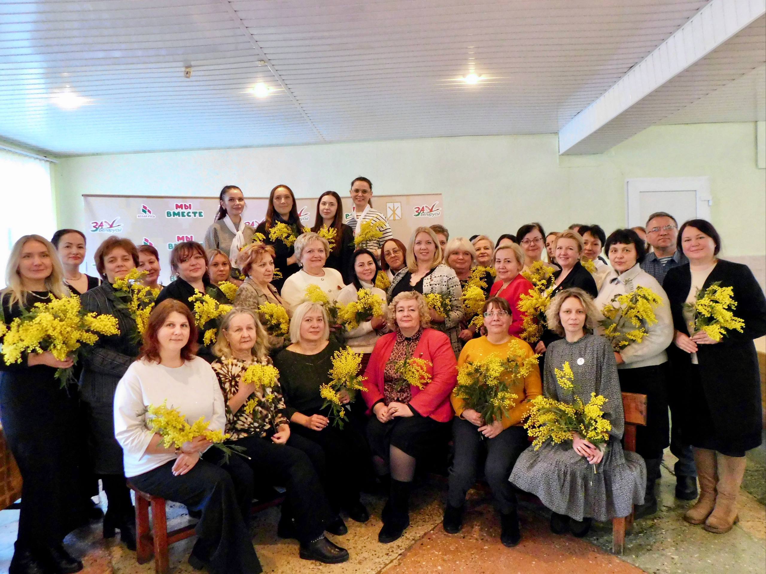 Женское лицо «Белой Руси»: вдохновляя на созидание. Как в Бобруйске поздравляют девушек