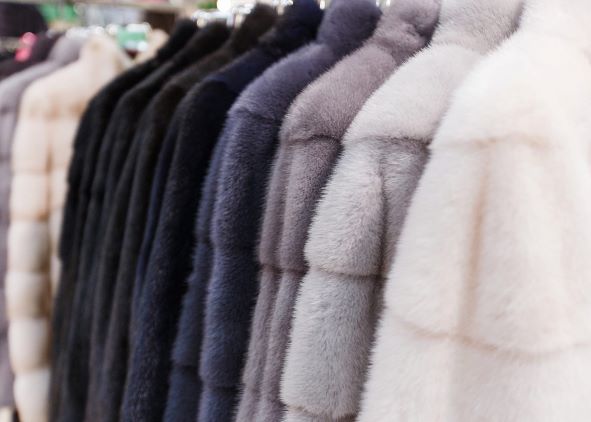 О порядке оборота предметов одежды из меха