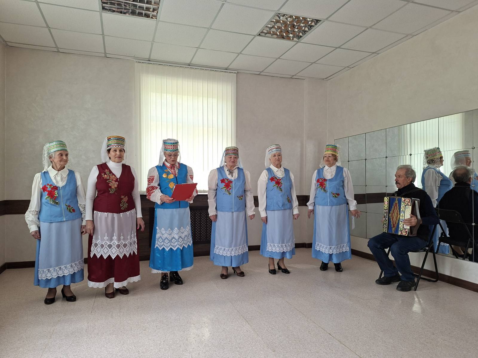 Мир! Труд! Май!