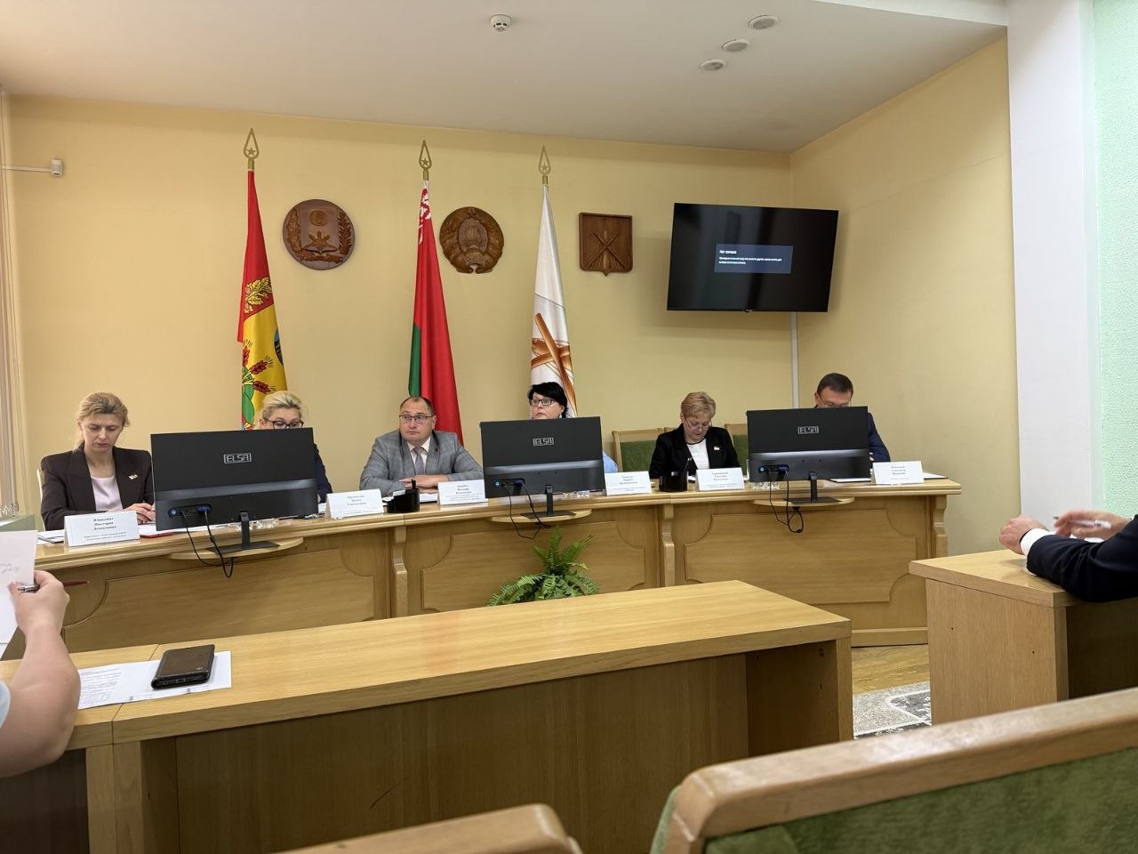 В АДМИНИСТРАЦИИ ЛЕНИНСКОГО РАЙОНА 10 ИЮЛЯ 2026 ГОДА ПРОШЛО ЗАСЕДАНИЕ ПОД ПРЕДСЕДАТЕЛЬСТВОМ ГЛАВЫ АДМИНИСТРАЦИИ МАРИНЫ ЗГОРСКОЙ: ЧЕТЫРЕ КЛЮЧЕВЫХ ВОПРОСА НА ПОВЕСТКЕ