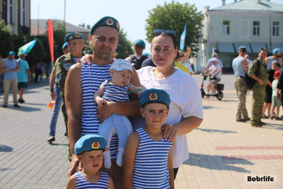 Праздник в бело-синюю полоску. День десантников и сил специальных операций Вооруженных Сил Беларуси отметили в Бобруйске